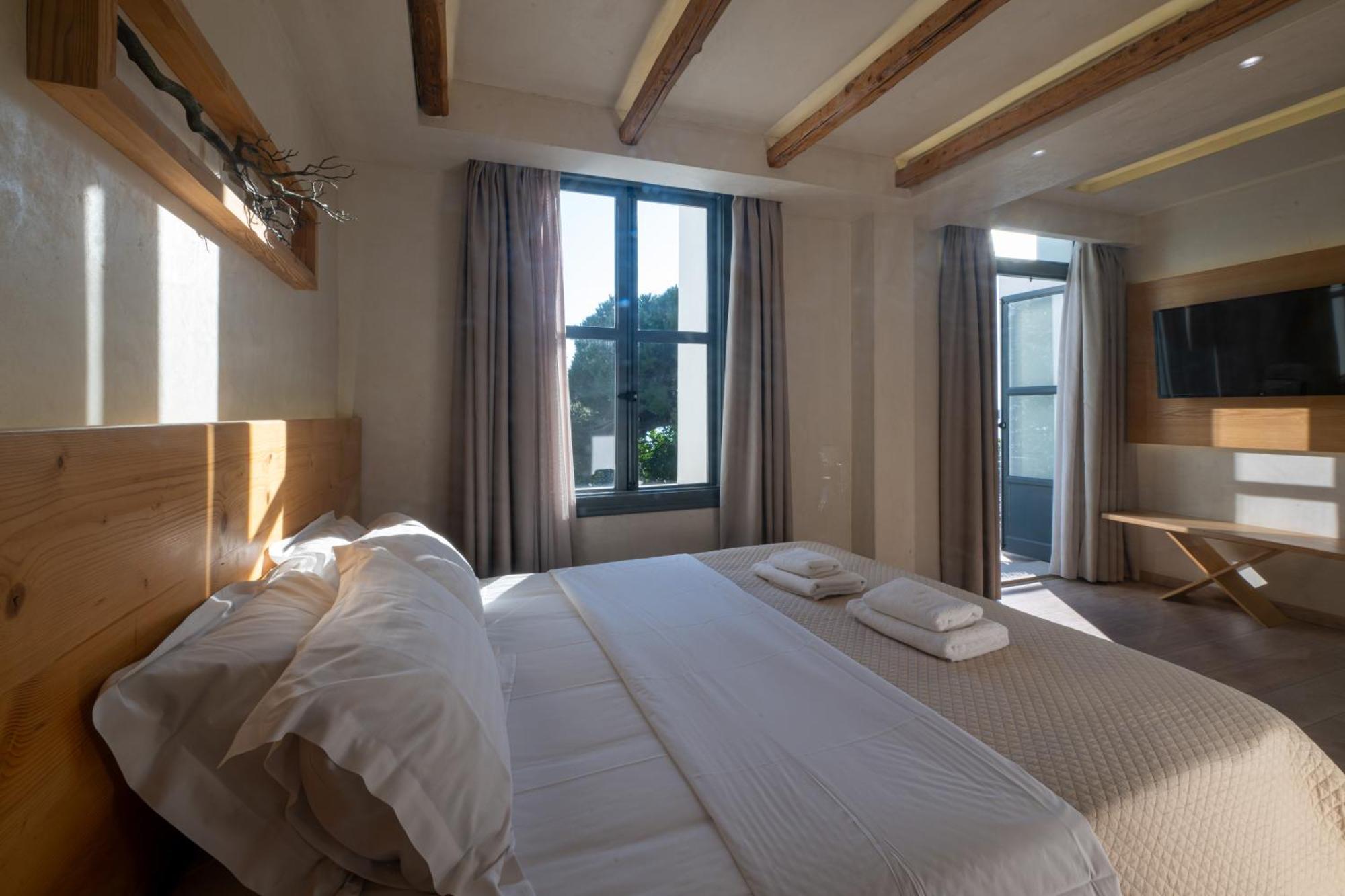 Panellinion Luxury Rooms Kalamata Eksteriør billede